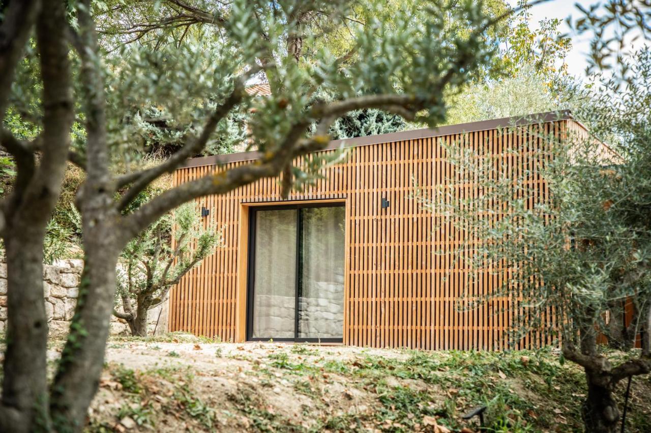 Les Cabanes De La Fontaine Lacoste  Exterior foto